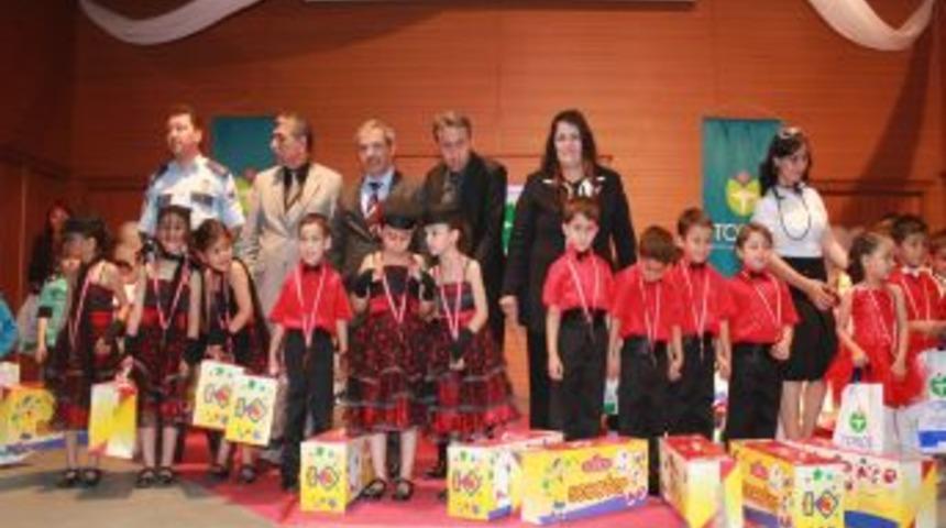 Minik &Ouml;ğrenciler Kıyasıya Yarıştı