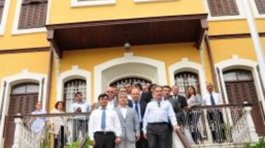 Bakan G&uuml;nay Tersaneyi Gezdi, Atat&uuml;rk Evi'ni Ziyaret Etti