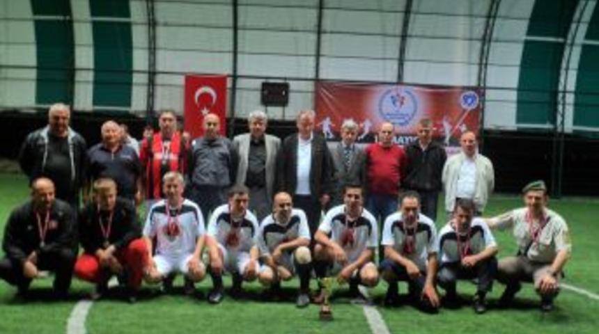 Kaymakamlık Kupası Esnafspor&rsquo;un Oldu