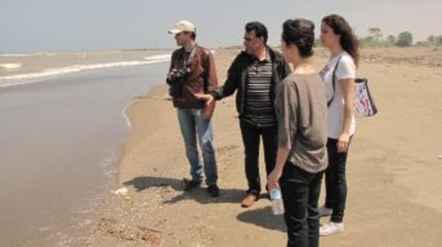 Karasu'daki Kıyı Erozyonuyla Ilgili Akademisyenler &Ccedil;alışmalarını S&uuml;rd&uuml;r&uuml;yor