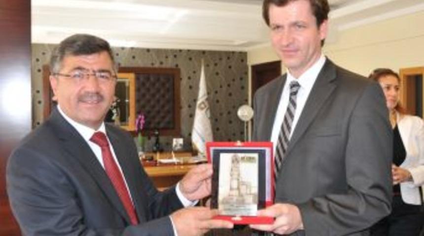 Kardeş Şehir Melle’den Başkan Akdoğan’a Ziyaret