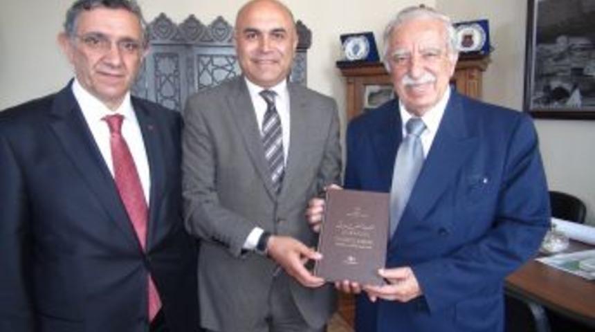 Nevzat Yal&ccedil;ıntaş, Belediye Başkanı Korkut&rsquo;u Tebrik Etti