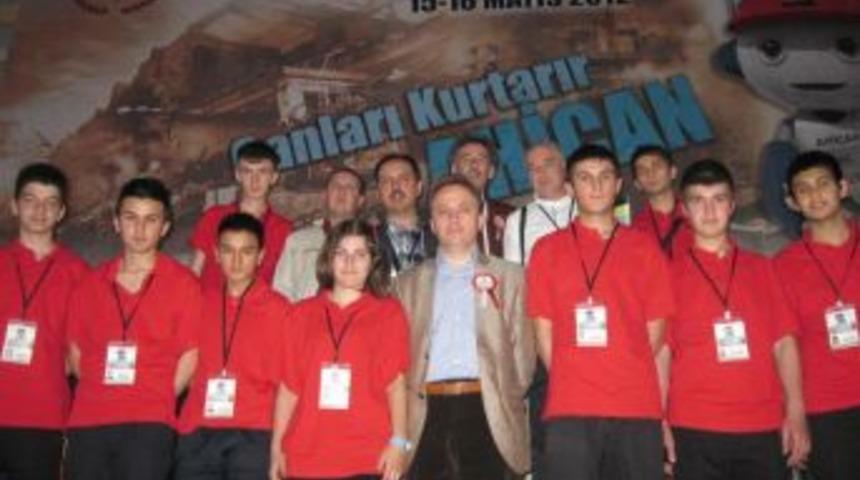 Robot yarışmasında T&uuml;rkiye beşincisi oldular