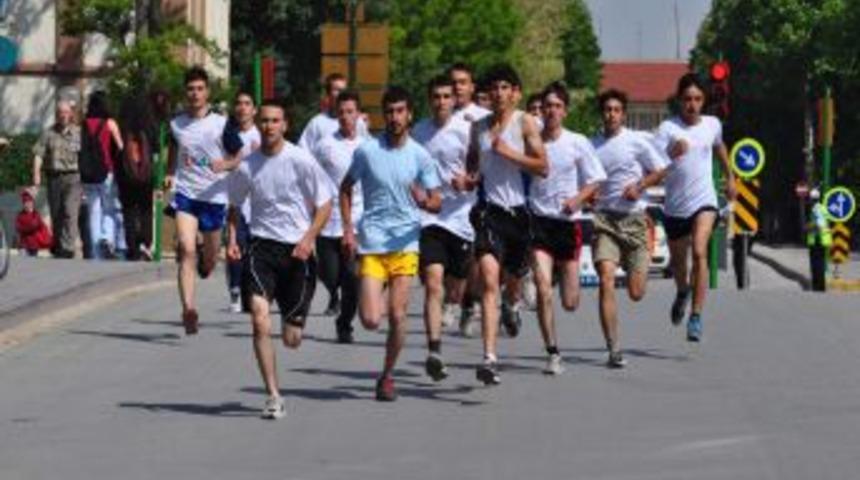 19 Mayıs Eskişehir&rsquo;de Spor M&uuml;sabakalarıyla Kutlandı