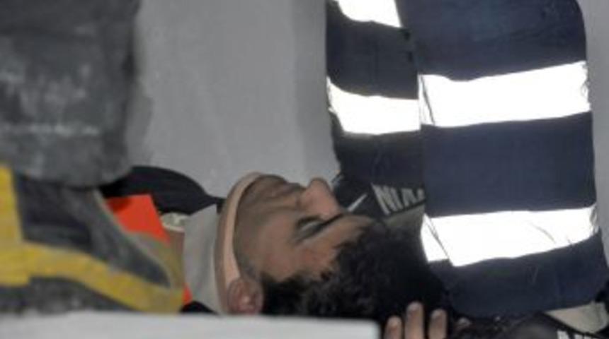 Merdiven Boşluğuna D&uuml;şen Iş&ccedil;i Yaralandı