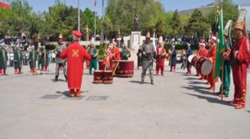 Yuva &Ccedil;ocukları 19 Mayıs Kutlamalarına Renk Kattı