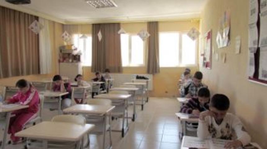 &Ouml;ğrenciler, ESOL Sınavı&rsquo;nda Başarılı Olmak I&ccedil;in Ter D&ouml;kt&uuml;