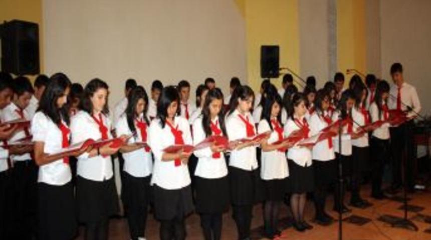 Siz, Türk’e Istiklal Aşkını Veren Kara Fatmaların, Nene Hatunların Soyundansınız