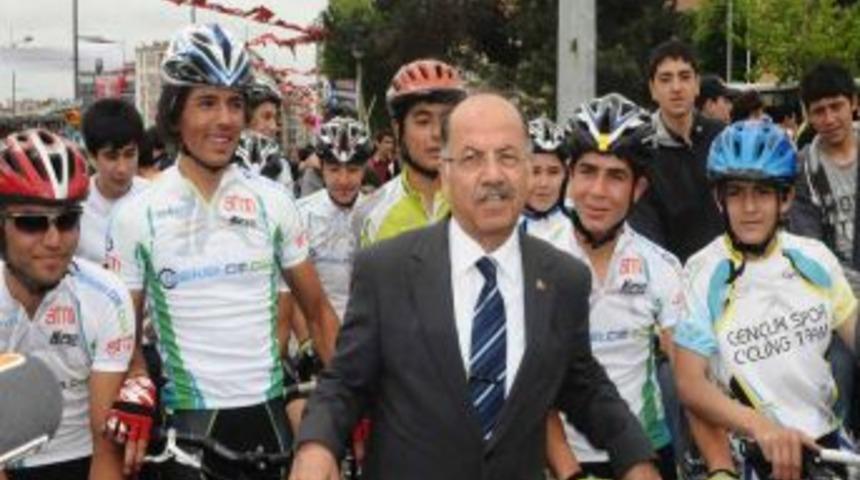 Sivas&rsquo;ta 7&rsquo;den 77&rsquo;ye Bisiklet Turnuvasına B&uuml;y&uuml;k Ilgi