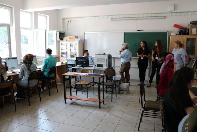 Zabıt katibi adayları, 'klavye' sınavında yarıştı