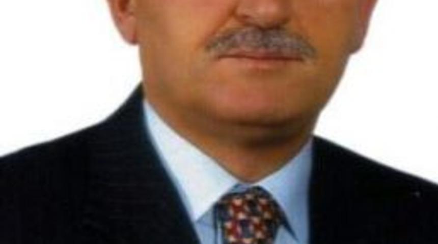 CHP'li Keskin: Atat&uuml;rk&rsquo;e &Ccedil;elenk Sunarken AK Parti&rsquo;den Izin Almayacağız