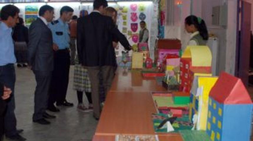 Aydıncık İlk&ouml;ğretim Okulu &Ouml;ğrencilerinin Yılsonu Sergisi