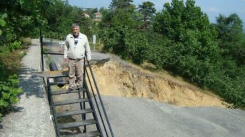 &Ccedil;&ouml;ken yola yaya merdiveni yapıldı