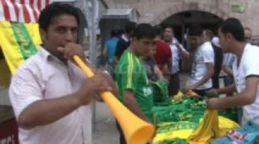 Urfaspor formaları yok satıyor