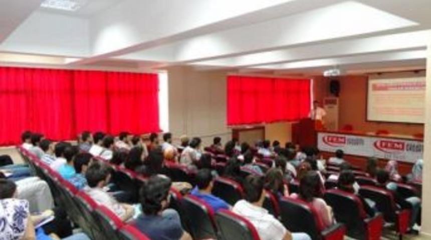 FEM Akademi, &Ouml;ğretmen Adaylarına Yeni Eğitim Sistemini Anlattı