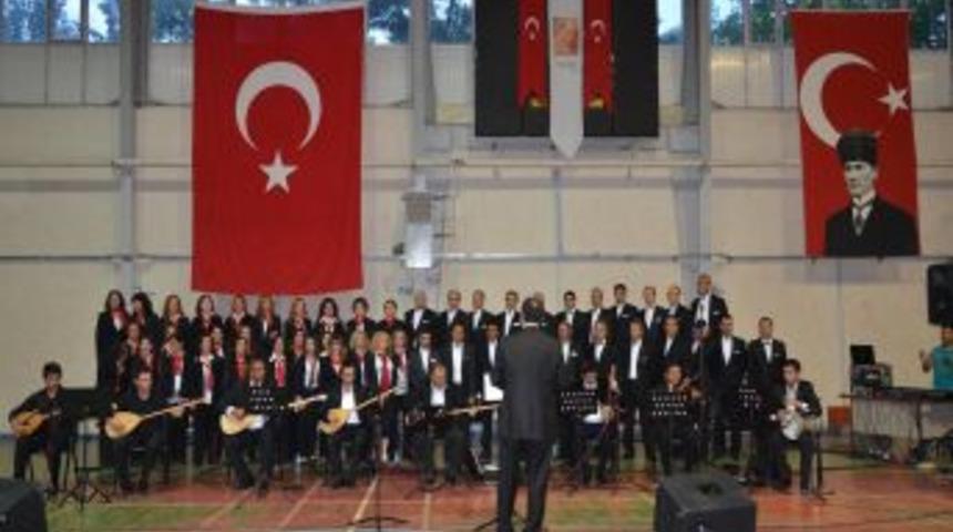 B&uuml;y&uuml;kşehir T&uuml;rk Halk M&uuml;ziği Korosu Beypazarlılar I&ccedil;in Sahne Aldı