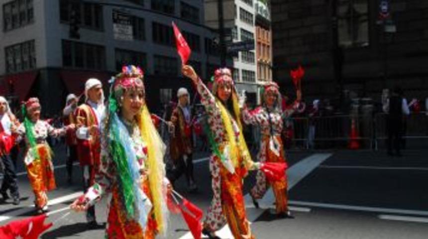 Ankara Heyeti, New York&rsquo;ta T&uuml;rk G&uuml;n&uuml; Y&uuml;r&uuml;y&uuml;ş&uuml;'ne Katıldı