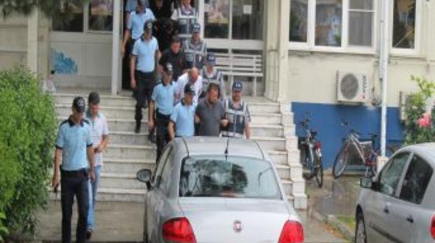 Kıska&ccedil; Operasyonu'nda G&ouml;zaltına Alının 27 Kişiden 10'u Tutuklandı