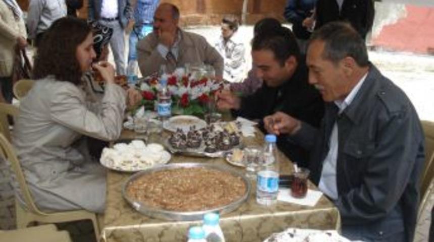 Eğitime Destek I&ccedil;in 7 G&uuml;n Boyunca Yemek Yarışması D&uuml;zenlediler