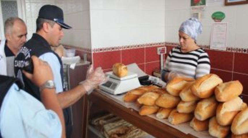 Edremit Belediyesi Zabıtası'ndan Ekmek Gramajı Denetimi