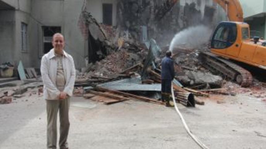 B&uuml;y&uuml;kşehir, Kent Meydanı I&ccedil;in Yıkım &Ccedil;alışmalarına Başladı