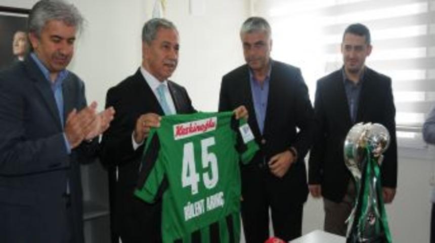 B&uuml;lent Arın&ccedil;'tan Akhisar Y&ouml;netimine Tavsiye