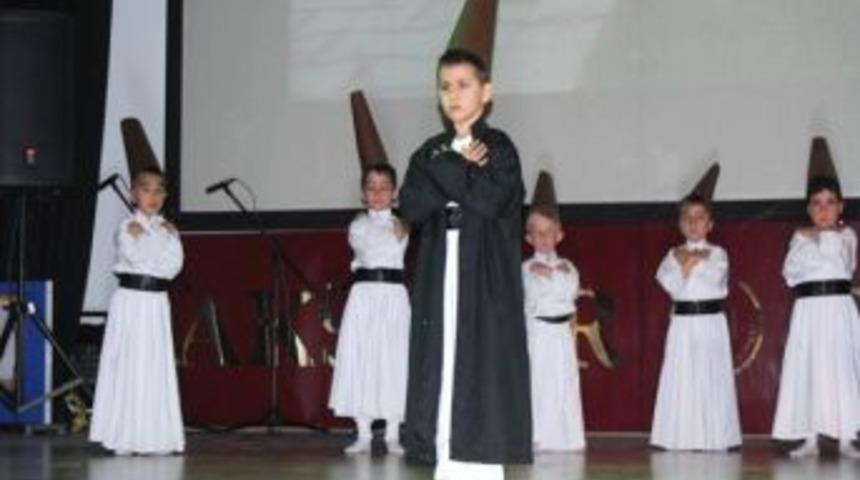 Minikler, H&uuml;nerleriyle Izleyenlerin Beğenisini Kazandı