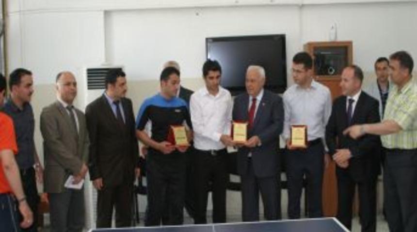 Siirt'te &Ouml;ğretmenler Arası Masa Tenisi Turnuvası D&uuml;zenlendi