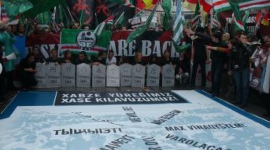 &Ccedil;erkezler Soykırımın Tanınmasını Istedi