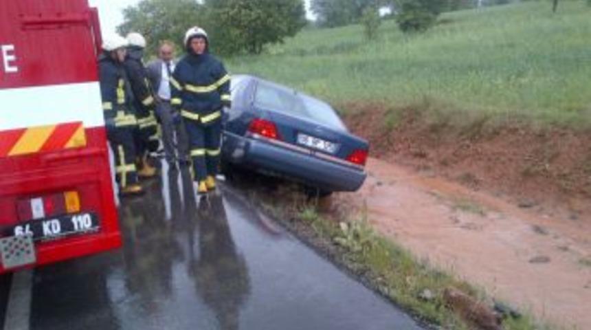 Kamalak'ın Makam Aracı Kaza Yaptı, Kendisi Ve Eşi Yara Almadan Kurtuldu