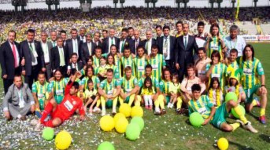 Şanlıurfaspor Kupasını Aldı