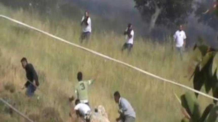 İsrailli Yerleşimciler Sivil Araplara B&ouml;yle Silah Sıktı