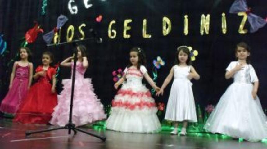 Kula'da &Ouml;zel Ufuk Minik &Ouml;ğrencilerinden Muhteşem G&ouml;steri