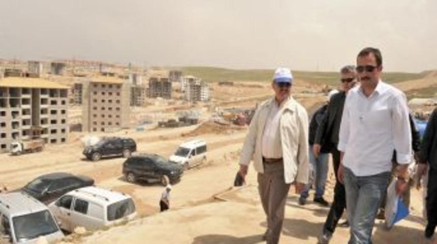 Depremzede Konutlarda Motive Sloganı '30 Ağustos 2012'