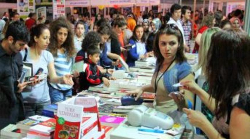 Kocaeli Kitap Fuarı&rsquo;nı 355 Bin Kişi Ziyaret Etti