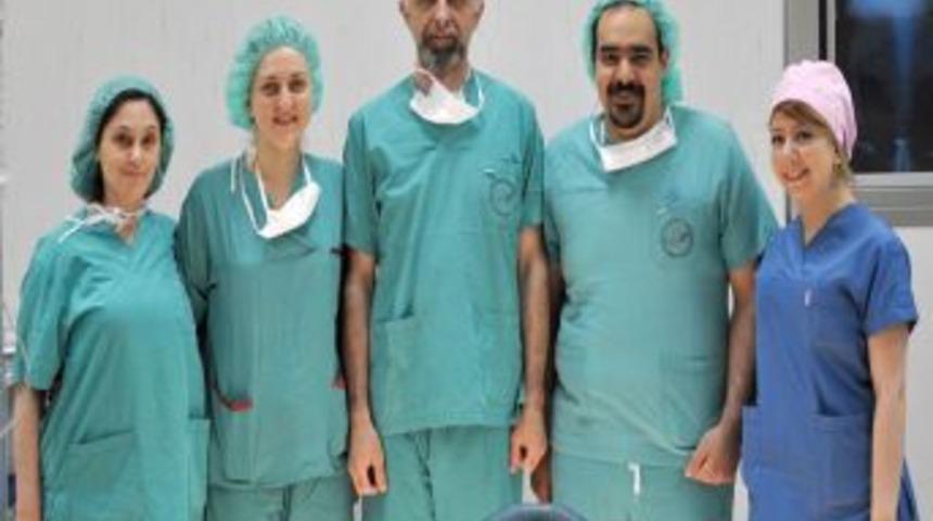 G&ouml;zleri, Yıllar Sonra T&uuml;kr&uuml;k Bezi Ile Yaşardı