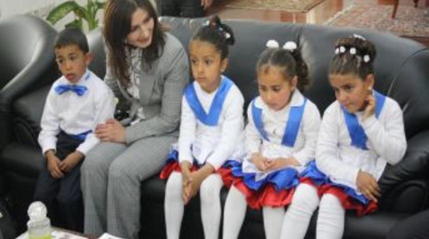 Vali Kara, Anaokulu &Ouml;ğrenci Ve &Ouml;ğretmenlerini Kabul Etti