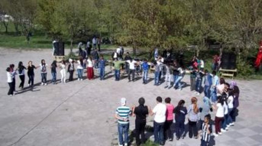 Kars'ta Gen&ccedil;lik Haftası Etkinlikleri