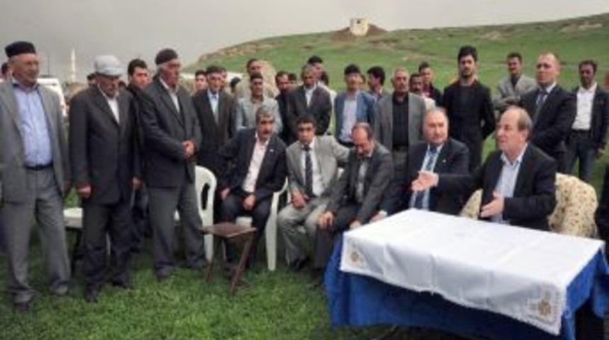 Vali &Ouml;zt&uuml;rk, Kan Davalı Ailelere Sağduyu &Ccedil;ağrısı Yaptı