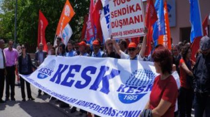 &Ccedil;alışma Ve Sosyal G&uuml;venlik Bakanlığı &Ouml;n&uuml;nde 'zam' Gerginliği