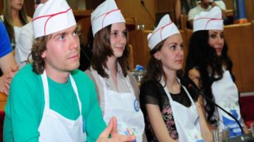 Farklı &Uuml;lkelerden Gen&ccedil;ler Konya'da Buluştu