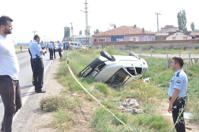 TIR'a çarpan otomobil şarampole yuvarlandı: 2 ölü, 2 yaralı
