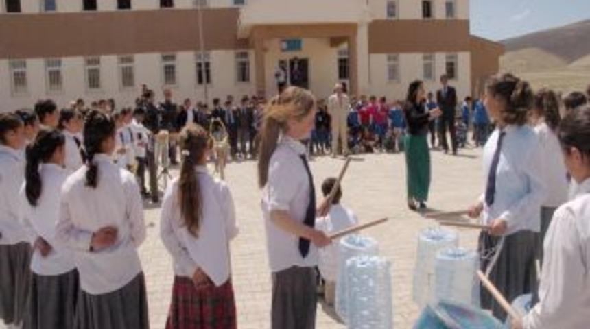 Minik Mehteranların Şaşırtan Enstr&uuml;manları