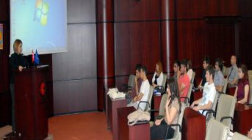 Gen&ccedil;ler Avrupa Fırsatlarını &Ouml;ğrendi