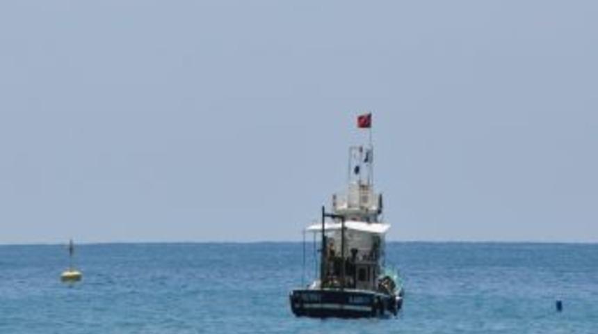 Girdaba Başını Kaptıran Dalgı&ccedil; &Ouml;ld&uuml;