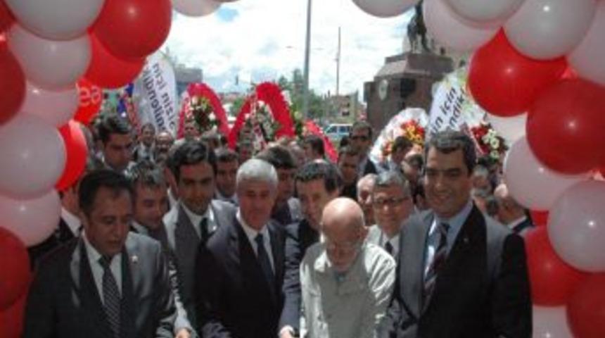 Avea, Kırşehir&rsquo;de 2 Bayi Birden A&ccedil;tı