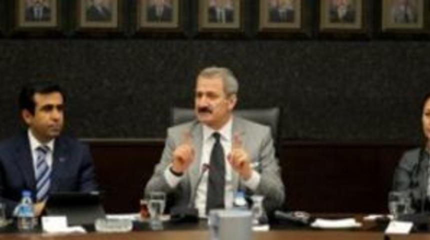 Minikler salona sığmadı