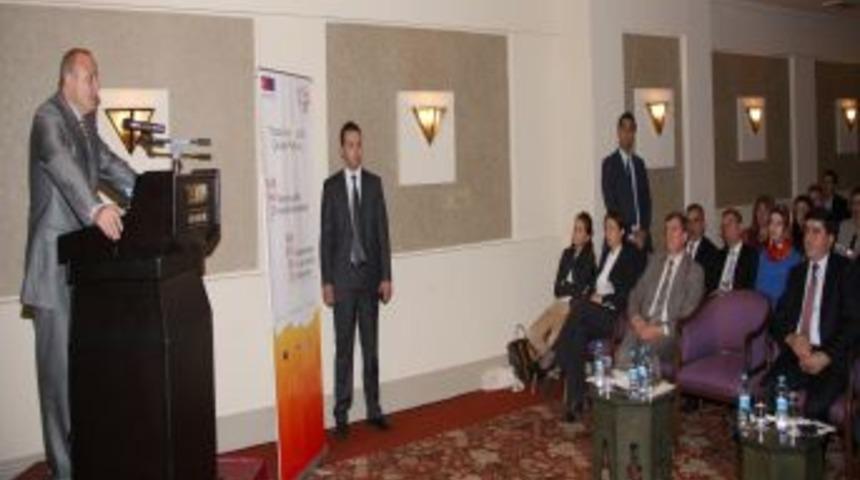 Vali Kızılcık: Kadınlar Ekonomik Ve Sosyal Hayatta Daha Aktif Rol Almalı