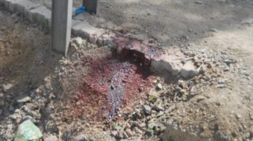 Y&uuml;ksekova'da Direğe Asılmış Erkek Cesedi Bulundu