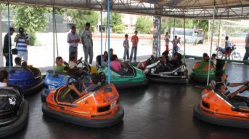 Tarım İş&ccedil;isi Ailelerin &Ccedil;ocuklarının M&uuml;ze Ve Lunapark Sevinci